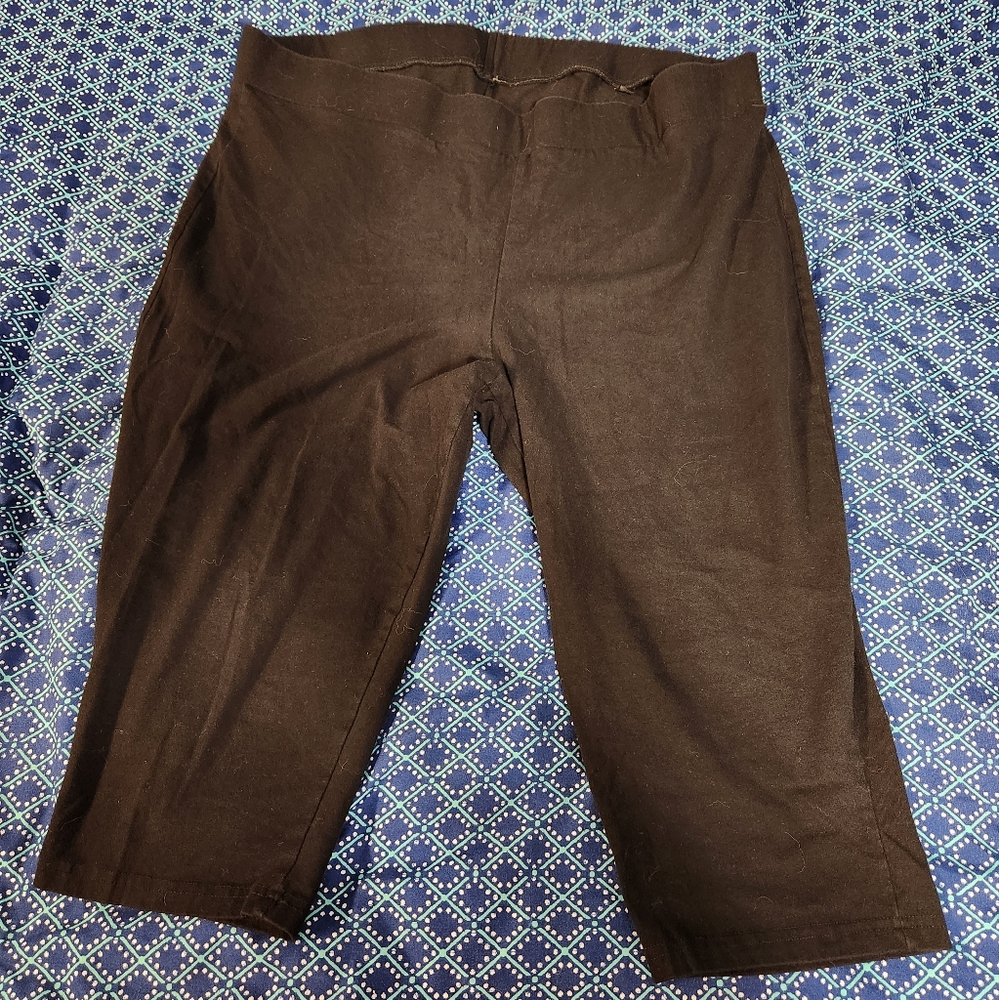 Torrid Size 4 Pedal Pusher Leggings